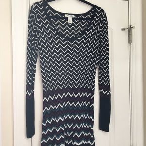 White House Black Market Ladies XL Tunic Sweater